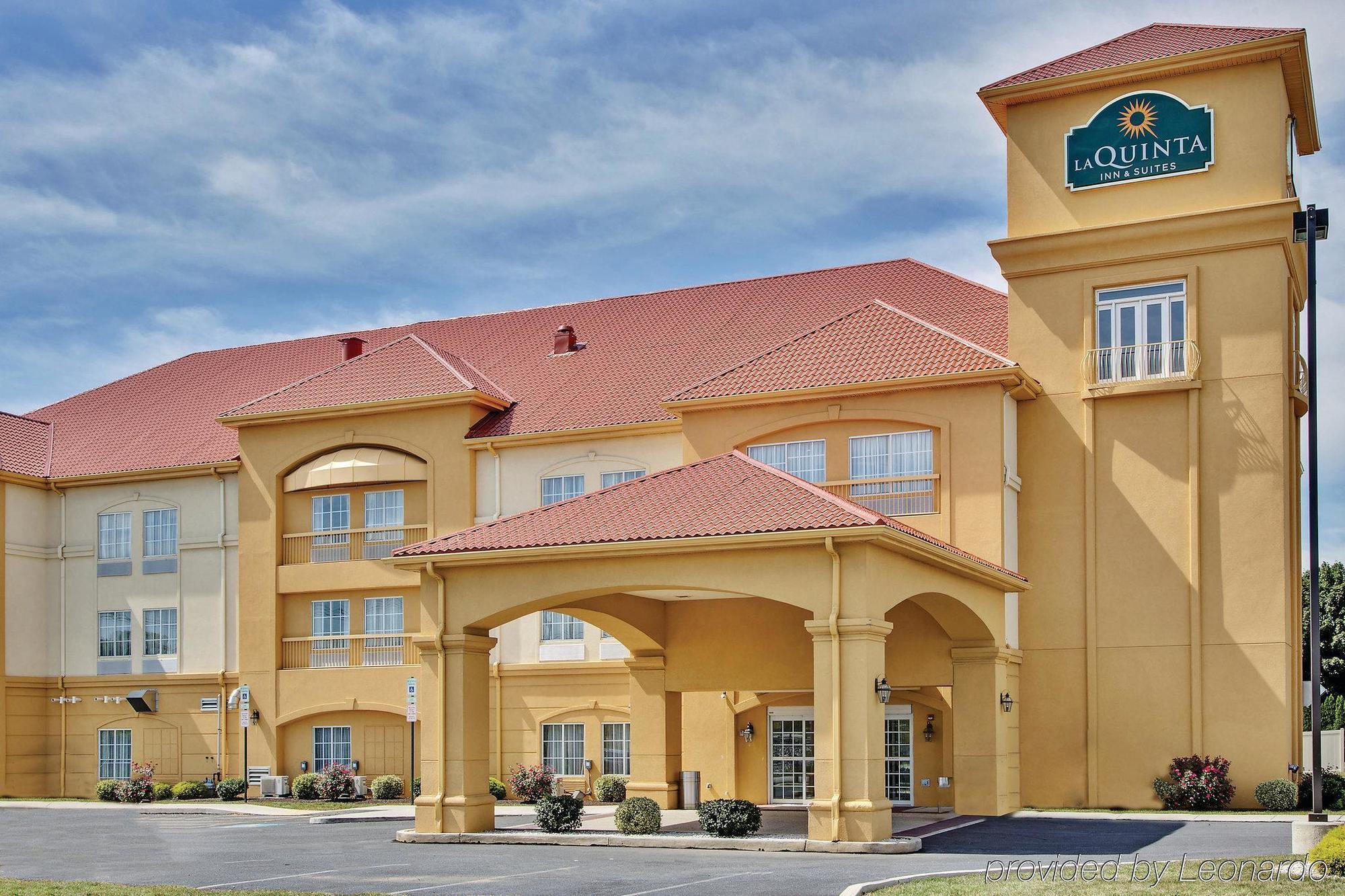 La Quinta By Wyndham Chambersburg Hotel Exterior foto